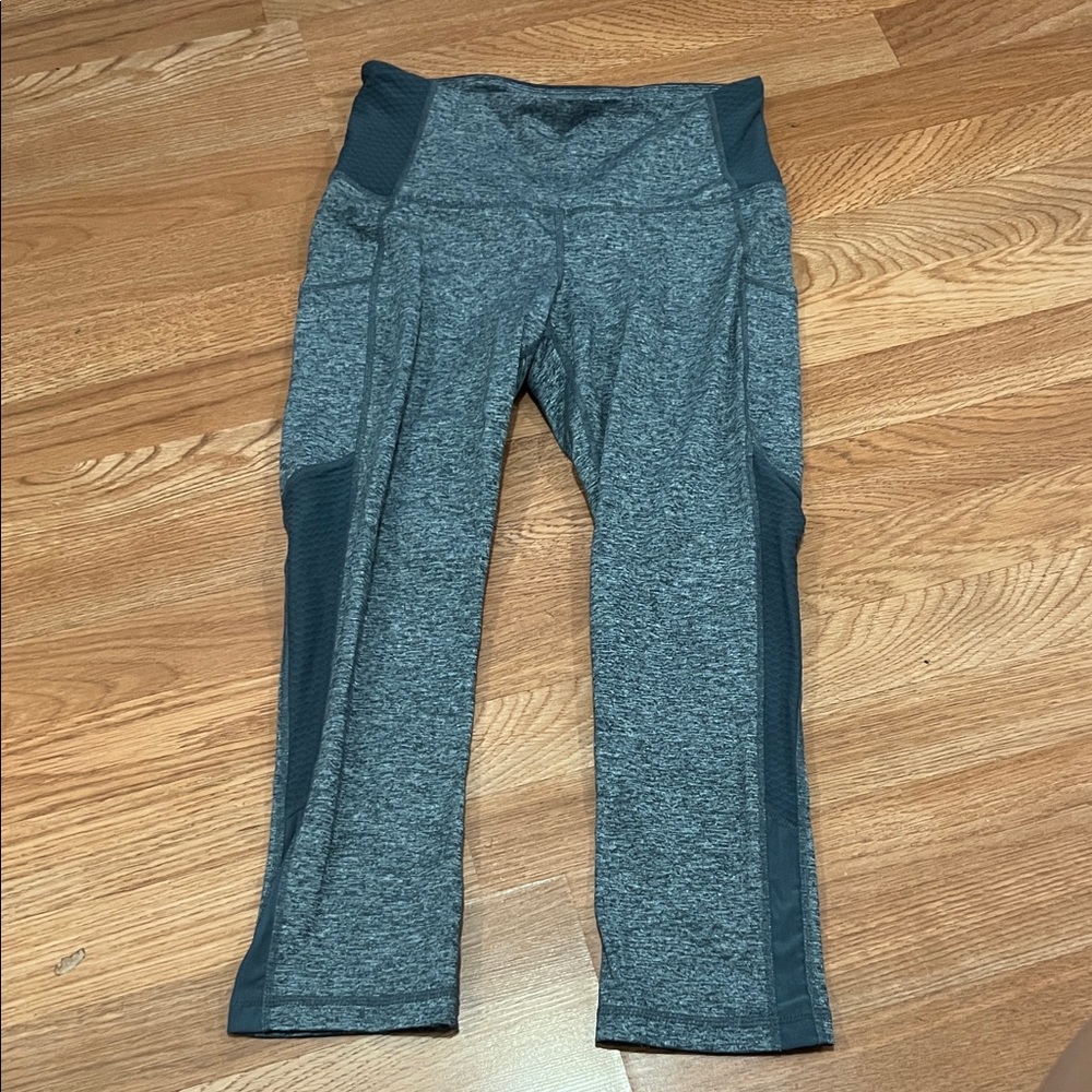 Kirkland Grey Pocketed Leggings Sz S